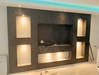 Odaymo schilder en decoratiewerk kan een compleet wandmeubel voor u maken, waarbij de tv wordt ingebouwd evenals een open haard. Het betreft een knap staaltje ambacht met heel veel mogelijkheden zoals wandmeubels, kasten, het hoofdeinde van het bed, kortom alles is mogelijk met gipsplaat. 